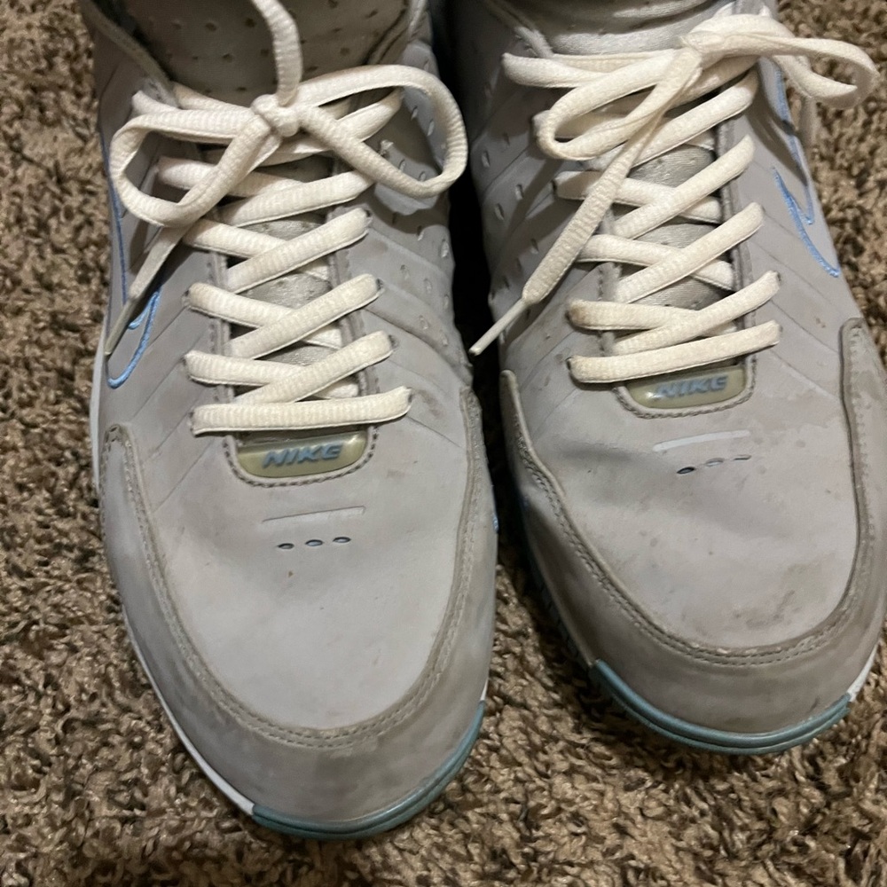 Nike Men's Light Gray and Blue Sneakers